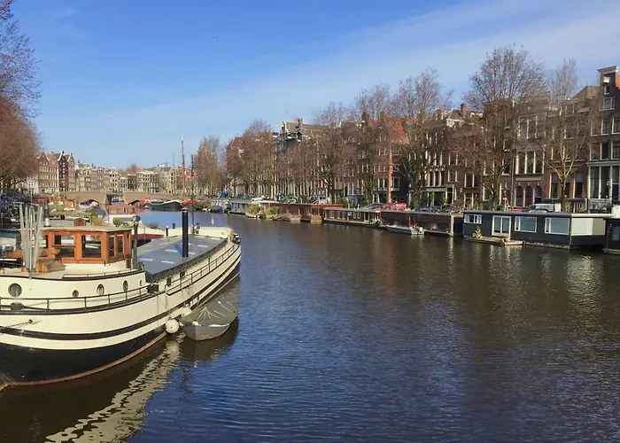Top-Notch Space Along Canal In Historic Centre Amsterdam